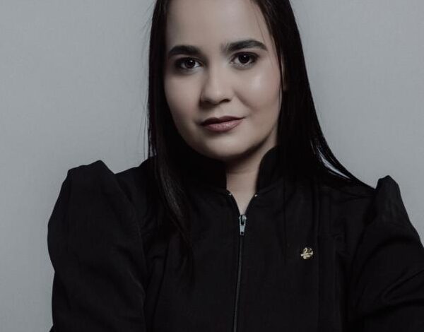 Bruna Fogaça – De um túnel sem saída ao reconhecimento internacional no mundo nails