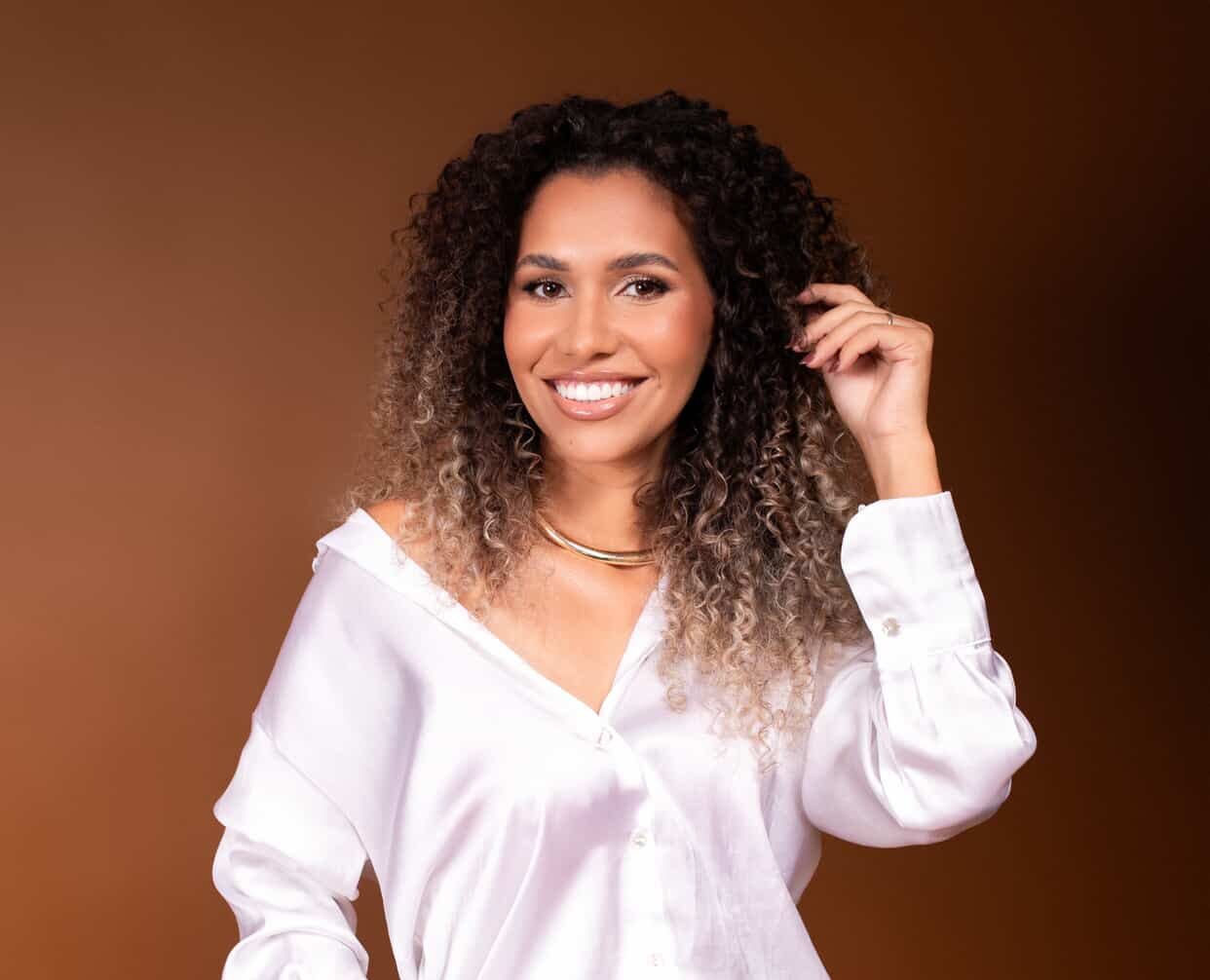 Karol Alves – Da zona rural do Ceará ao reconhecimento nacional: a manicure que transformou fé, talento e coragem em destino